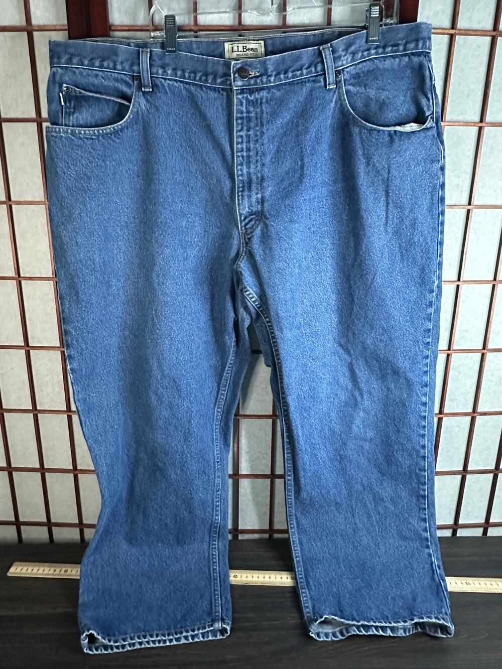 L. L. Bean Men's relaxed fit Jeans size 44 X 29 Great condition
